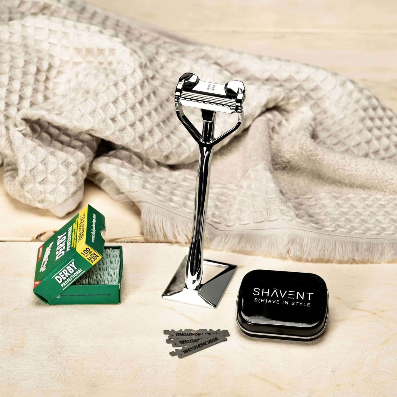 All-round set: SHAVENT Original pivoting head razor, including 100 blades &amp;amp; collection box